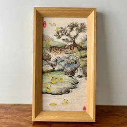 Elfo do vento chinês uma família de pintura de paisagem mesa de mesa de madeira maciça moldura criativa animação periférica 2024 novo modelo 24032818