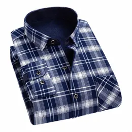 lapel Design Men Fleece Shirt Plaid Print Thick Plush Lg Sleeve Cardigan Top Men Formal Busin Style Mid-aged Father Shirt U3Sk#