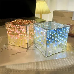إطارات Cube Tulip Night Light يدويًا DIY مادة زهرة المنزل ديكور ديكور مرآة إبداعية جو هدية عيد ميلاد عيد الحب