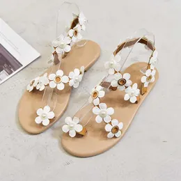 Sandaler White Lace Sandals Womens Flip Flat Bohemian Beach Shoes Plus Size Summer Fashion WSH3628 H240328A7QO