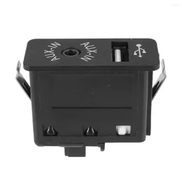 Tigelas Carro USB AUX In Plug Adaptador de tomada de entrada auxiliar para E81 E87 E90 F10 F12 E70 X4 X5 X6