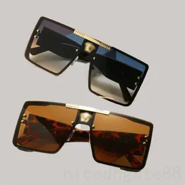 고품질 디자이너 선글라스 레오파드 스타일 거울 레그 그라디언트 UV400 렌즈 PC 풀 프레임 부드러운 안경 사각형 믹스 컬러 안경 안경 남자 GA0128 C4
