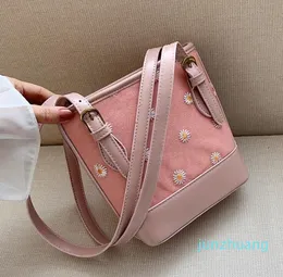 Drawstring Moda Daisy Buck Torba Omuz Omuz Zarif Koltuklu Crossbody genişliği 20cm yükseklik 19.5cm kalınlık 9cm