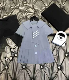 新しい女の子のドレスデザイナーキッズ服赤ちゃんアカデミックスタイルスカートチャイルドフロックサイズ100-160 cmネクタイ装飾プリンセスドレス24マメ