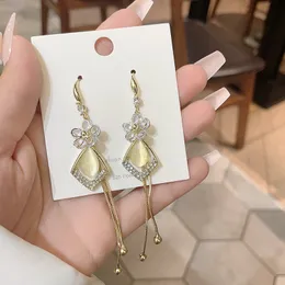 Uzun Stil İnci Küpe Kedileri-Stone Taş Kulak Çiçek Sapı Geometrik Ünlü Kadınlar 925 Gümüş Kristal Rhinestone Küpe Düğün Partisi Jewerlry Mektuplar