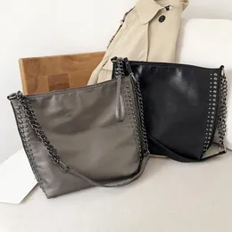 Shoulder Bags Casual Women Solid Color Rivet Chain Bag Faux Leather Crossbody Pouch With &Rivet
