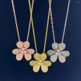 ペンダントネックレスファッショナブルなネックレスダイヤモンドを介して6ペタルの花を味わう絶妙な女性の装飾