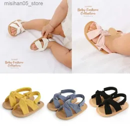 Sandaler fashionabla nyfödda flickor pojke sandaler sommar mjuk enda platt botten barn prinsessa skor baby anti slip första steg vandrare barn skor q240328