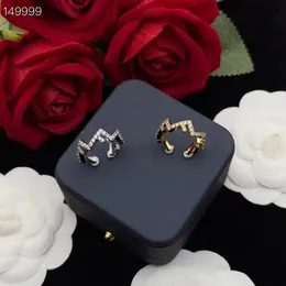 Micro intarsi irregolari Anelli con lettere Diamanti Zircone Coppia Anelli di fidanzamento per Lady Love Ring Designer Fornitura di gioielli Regali HFRN2 --02