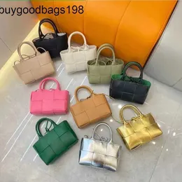 Bottegvenetas Сумки Arco Tote Bag Роскошные дизайнерские сумки Мини-детские сумки Мода Вязание Натуральная кожа Тканые покупки Ручка через плечо 20 см