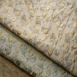 Tessuto tessuto jacquard tinto in filo di seta oro fiore in rilievo borsa per abiti primaverili e autunnali tessuto per cucire fai da te 50 cm x 140 cm