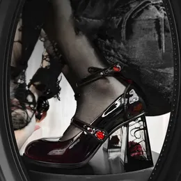 Punk Gothic High Heels Pumps Women 2024 Rose Heele Patent Skórzowe buty Lolita Woman Y2K Kostka Paski Czarne Mary Jane Buty 240321
