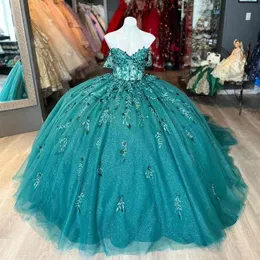 الزمرد الأخضر بلورات الكرة فساتين Quinceanera قبالة شوولدر الزهور الزهرة الديكور الفاخرة الحلو 16 فستان Vestidos de xv anos