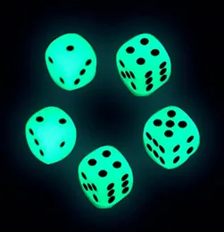 14 мм светящиеся игральные кости D6 6-сторонние светящиеся кубики светятся темными бозонами серебристые кубики игры для питья забавные игры в пабе-баре игрушки хорошие H8267897