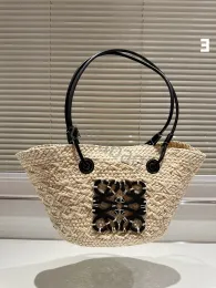 Borsa alla moda con cestino in paglia di design, borsa da spiaggia estiva a tracolla intrecciata a mano da donna a3