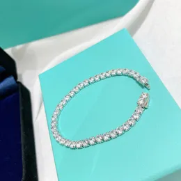 Luxury Charm -armband koppar med 18k guldpläterad tennisvarumärkesdesigner Shinning Square Zircon Chain Charm Armband för kvinnliga smycken med Box Party Gift