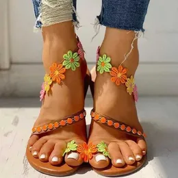 Sandaler White Lace Sandals Womens Flip Flat Bohemian Beach Shoes Plus Size Summer Fashion WSH3628 H240328B8TR