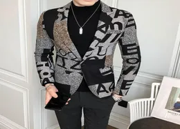 레트로 모직 블레이저 2020 가을 겨울 남자 편지 인쇄 블레이저 재킷 슬림 한 파티 파티 클럽 패턴 패션 트위드 코트 6631524