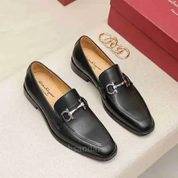 Designer de verão ternos de negócios novo mocassim britânico vestido high-end sapato de couro formal sapatos de couro masculino