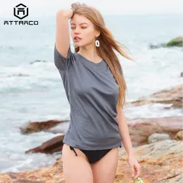 Костюмы Attraco Rashguard Swimwear Женщины купальные купальники с коротким рукавом Rash Guard Рубашки с твердым цветом UVProtection UPF 50+ Продажа беговых рубашек