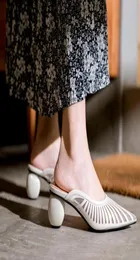 Mulher alia mules de couro culto mulher bombas dedo do pé apontado bezerro bloco salto sandálias gaia nova moda pvc sapatos claros4301748