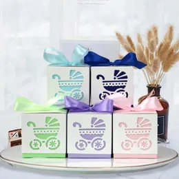 Presentförpackning 50st Baby Carriag Laser Cut Favors Gifts Box Baptism Hollow Candy Boxes With Ribbon Doping Shower Wedding Party Decor