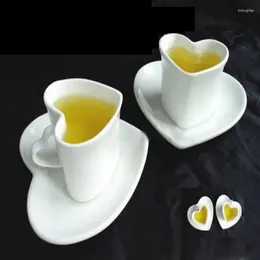 Tazze Piattini Love Ceramic Coppia Tazza Piattino da caffè Set a forma di cuore Tè pomeridiano Espresso Cartamo