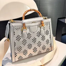 Bambu Çanta Tasarımcı Tote Çanta Seyahat Çantaları Lüks Omuz Çantası Büyük Kapasiteli Alışveriş Çantası Vintage Deri Mektup Crossbody Çantalar Çıkarılabilir Geniş Kayış