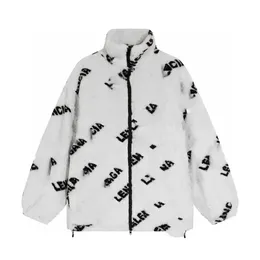 豪華なブランドハンサムメンズジャケットデニムジャケット高品質のエクサイトボンバージャケットプリントシングル胸のデザイン秋と冬の新しいデザインジーンズジャケット914