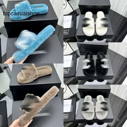 Chanelllies Quilted Winter Slippers Indoor Channeles Sandal Fur Faux Furry Fluffy Plush Platform Flats Mules Interlocking C Embroidered Shoes Non Slip Luxury Desi