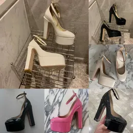 2024 Nya skor för kvinnor topp patentläder dam pumpar lyxig designer rund tår plattform 15,5 cm hög klackade bröllopsfest fabrikskor