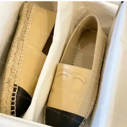 Projektanci buty kobiety płaskie buty espadrilles luksurys oryginalne skórzane kobiety plaż pół kapcie Slingbacki Kobiety mokasyna luksusowe buty rybakowe 002