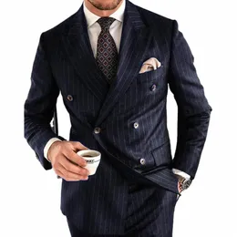 new Design Men's Suits Navy Blue Stripe Pattern Double Breasted Peak Lapel Formal 2 Piece Jacket Pants Slim Fit Busin Outfits d4jw#