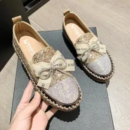 Freizeitschuhe Mode Pailletten Damen 2024 Trend Große Größe Strass Schleife Plattform Loafers Schickes Design Bequeme Turnschuhe