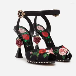 Elbise ayakkabıları kadın sandaletler gözetleme ayak parmaklı gül şeklinde topuk moda yüksek topuklu pompalar retro içi boş arka kayış parti hediye çiçek