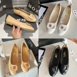 Kanallar CF Bale Daireler Kişelenen Elbise Kapsamlı Ayakkabılar Kadınlar C Paris Lüks Tasarımcı Sandalet Hakiki Deri Kayma Balerin Yuvarlak Toe Ladies Casual