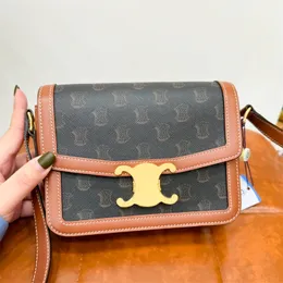 Lady Teen triomphes Clutch Crossbody Designer Bag for Womans Vintage Leather Shoulder Satchel Tofu Bags Plånböcker Lyxväska Mens Travel Tote Envelope Bags rem