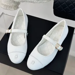 Balettlägenheter kvinnors designer klassiska klänningskor runda tår Mary Jane skor slip på loafers bomullsilke broderade skor metall ankel justering spänne för gåvor