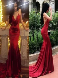 2019 Sexy Meerjungfrau-Abendkleid, Spaghettiträger, rückenfrei, Hofschleppe, rostrote Spitze und seidenähnliches Satin-Abschlussball-Partykleid9388353