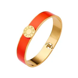 Rostfritt stål Designer Armband Hjärtat utsökta avancerade romantiska juveler Fashion Luxury Jewelry Classic Classic Unisex Daily Outfit Cirkulära romerska siffror Armband