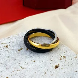 2024 Ny Gold Silver Black 3-Color 3-Ring Plain Ring Designer Designs Titanium Ring Classic Smycken par Ring Modern Band Girl Gift. trevlig