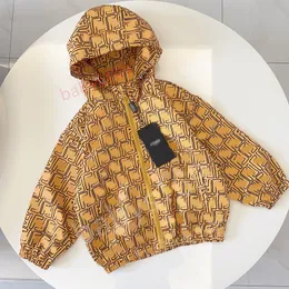 F-Buchstabe Baby-Kapuzenjacke Frühling und Herbst Sommer Sprintjacke Luxusjacke Hochwertige Kinderkleidung mit Shorts High-End-Sportjacke für Kinder