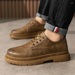 Casual Shoes 2024 Spring Autumn Men Leather Lace-Up Ankomst Mannen Skodon utomhus Icke-halk Male Formella sneakers Stor storlek