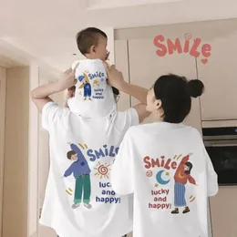 Cartoon T-shirt Mom Dad and Me Family Look Matching Outfits Father Daughter Son Clothes Kids Clothes Father Baby Outfits 240318