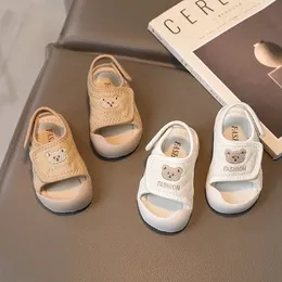 Cartoon Little Bear Child Sandals Summer Baby Walking Shoe Soft Sole Boy Sandals Garden Shoe Söta tjejskor Baby Shoe Sandalias 240321