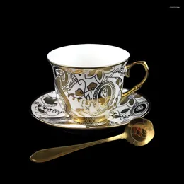 Koppar Saucers Luxury Ceramic Coffee Mug Eesthetic Bone China European Style Cup Saucer Set med skedgåvor Tazer Tasse Kitchen Dining