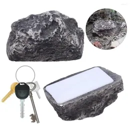 Figurki dekoracyjne Klucz Rock Safe Outdoor Garden Hider Stone z tajnym przedziałem do zapasowego fałszywego ogrodu ornamentu krajobrazu