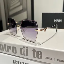 occhiali da sole Designer di tendenza bizzarra quotidiana, occhiali da esterno casual, con scatola per impostazione predefinita dello stesso stile da uomo e da donna