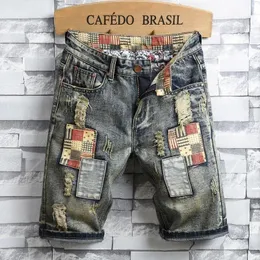 Rippade korta jeans män vintage denim shorts rak hål patch pläd hip hop mode knä längd byxor streetwear 240327