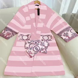 Accappatoio stampato Rosa Pigiama da donna in cotone Pigiama da notte Vestaglia da notte in jacquard con lettera di design